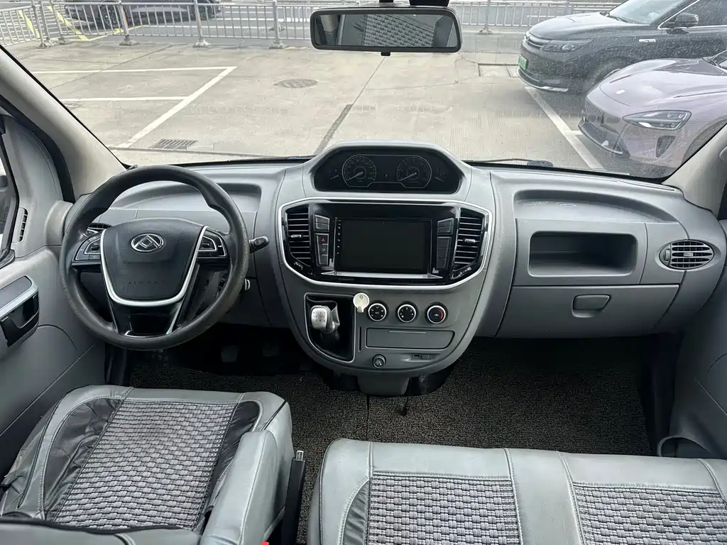 MAXUS V80 — миниатюра 8