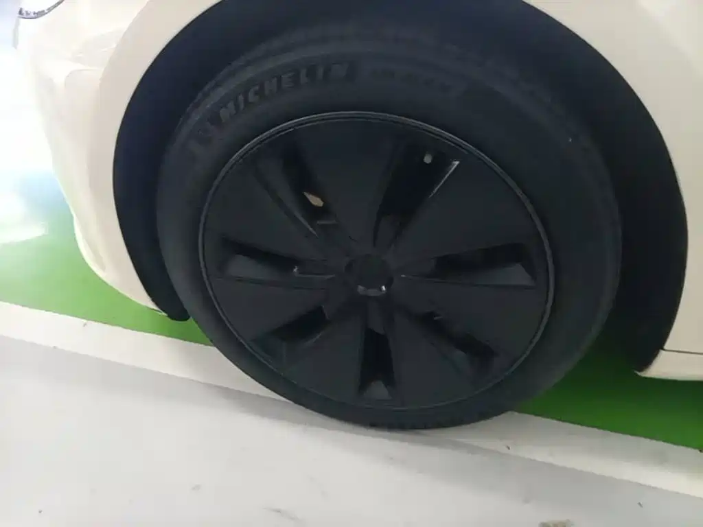 Tesla Model 3 — миниатюра 23