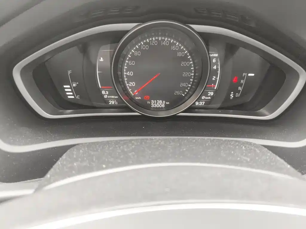 Volvo V40 — миниатюра 9