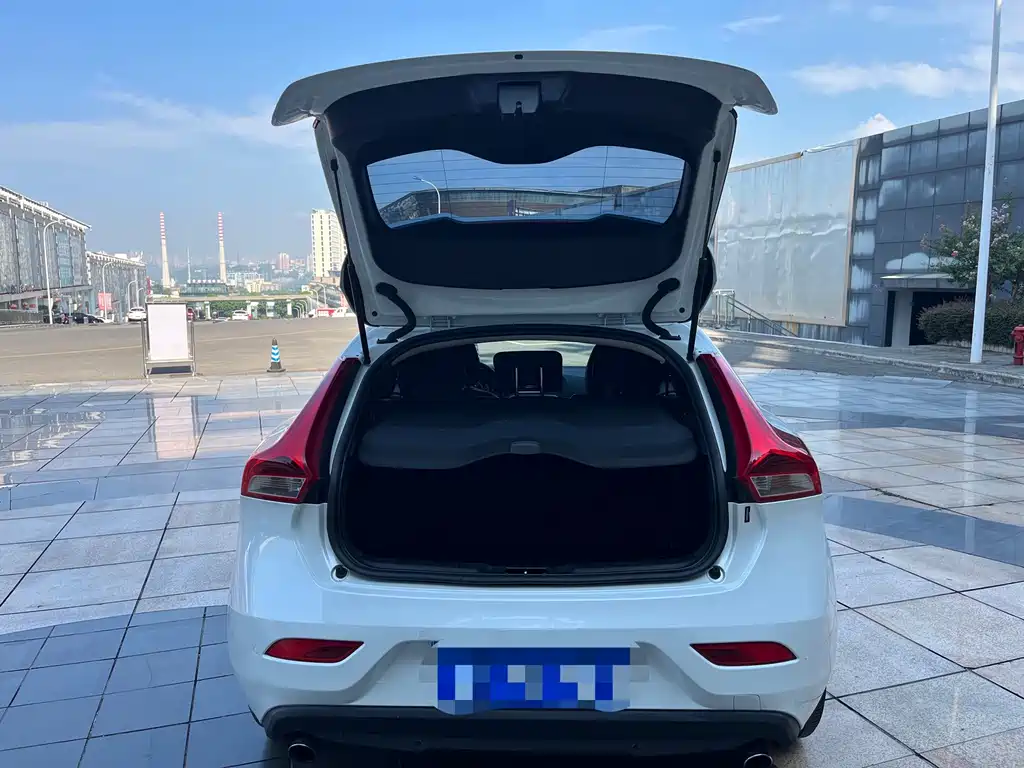 Volvo V40 — миниатюра 6