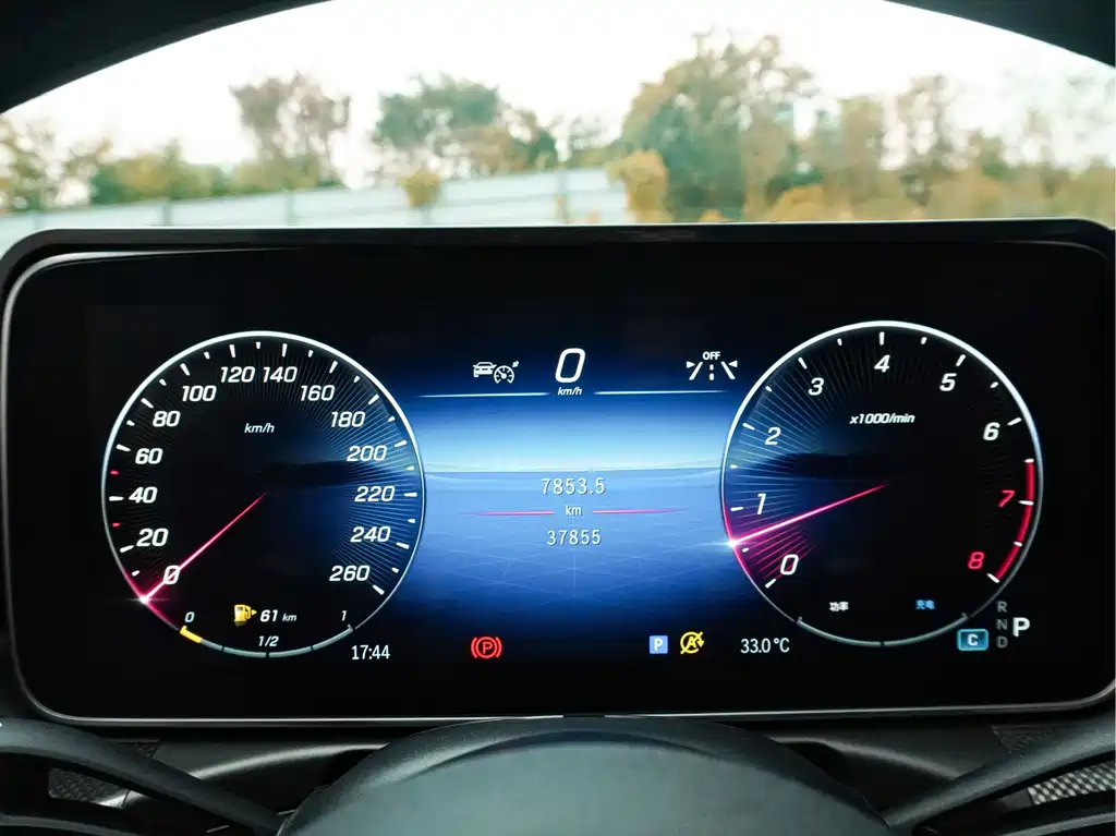 Mercedes-Benz C-Class — миниатюра 13