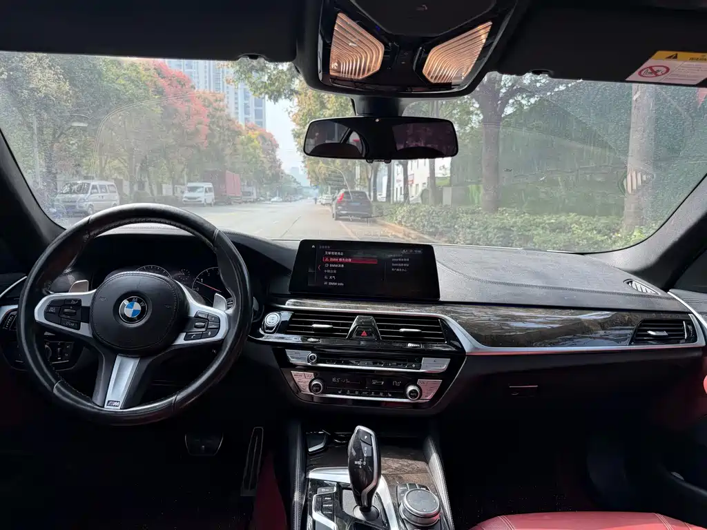 BMW 5 Series — миниатюра 4