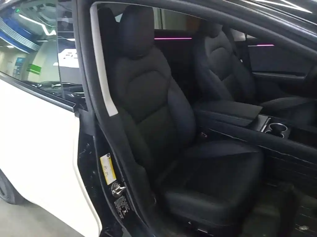 Tesla Model 3 — миниатюра 25