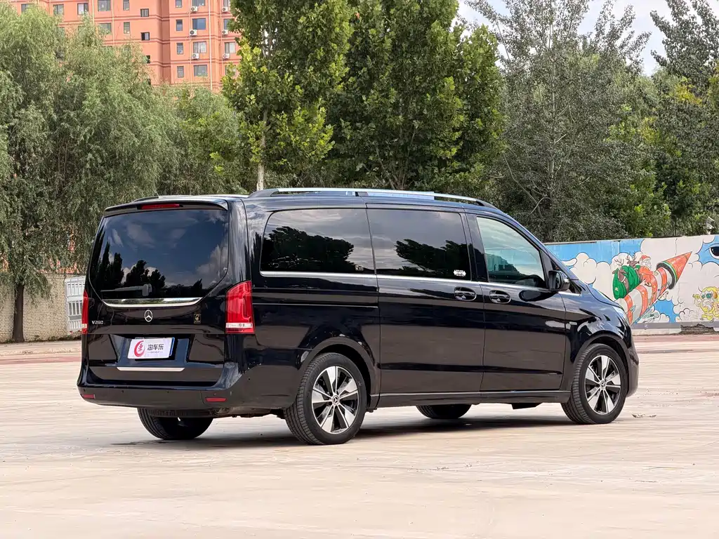Mercedes-Benz V-Class — миниатюра 22