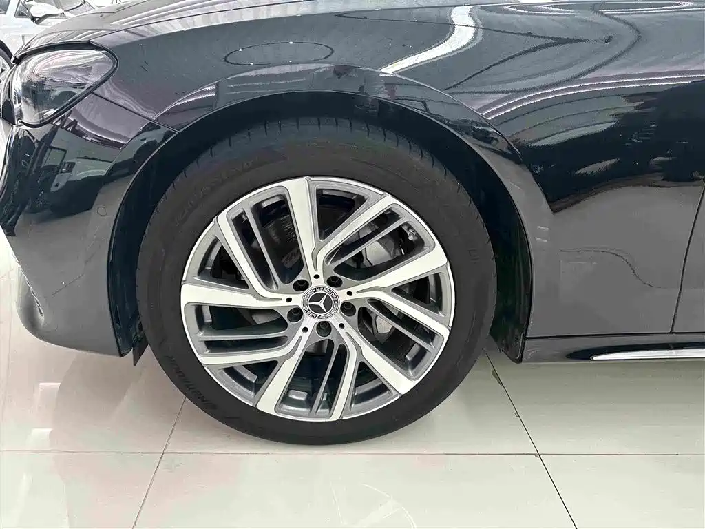 Mercedes-Benz E-Class — миниатюра 4