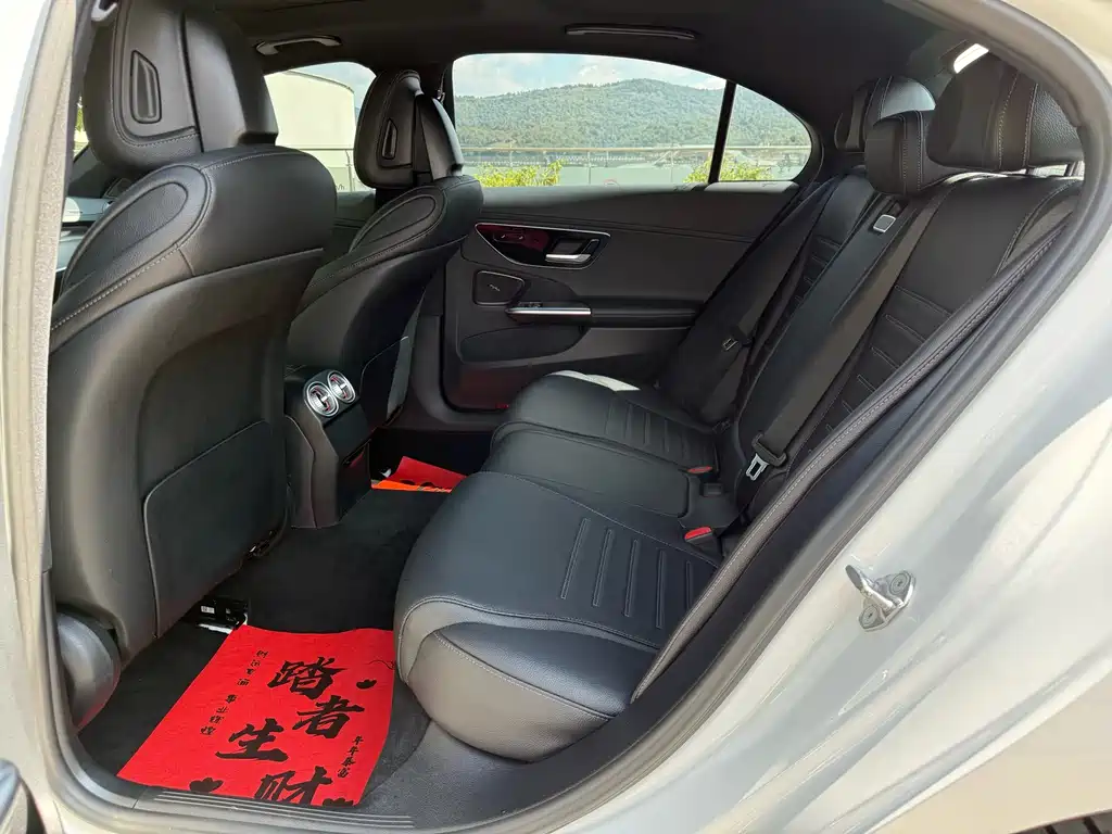 Mercedes-Benz C-Class — миниатюра 5