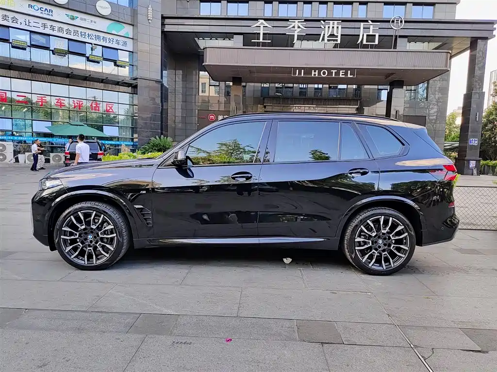 BMW X5 2023 xDrive 40Li M Sport