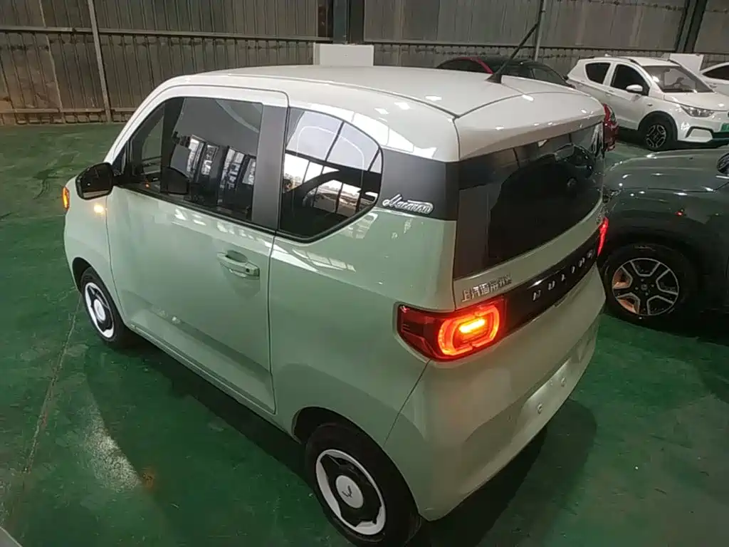 Wuling MINIEV — миниатюра 5