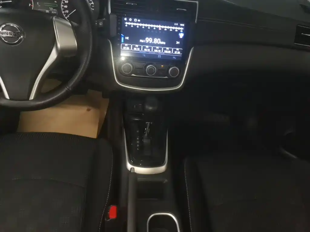 Nissan Tiida — миниатюра 14