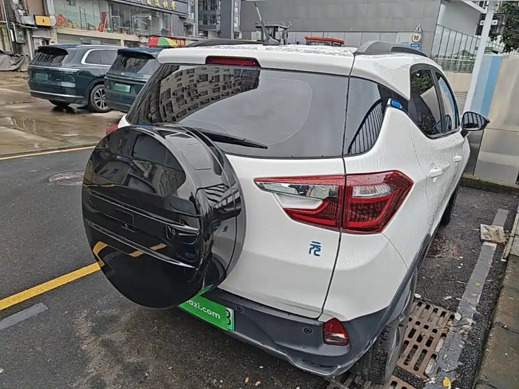 BYD Yuan EV — миниатюра 7
