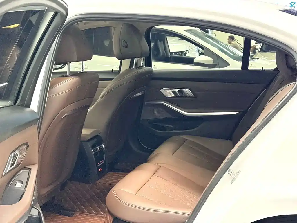 BMW i3 2022 eDrive 35 L