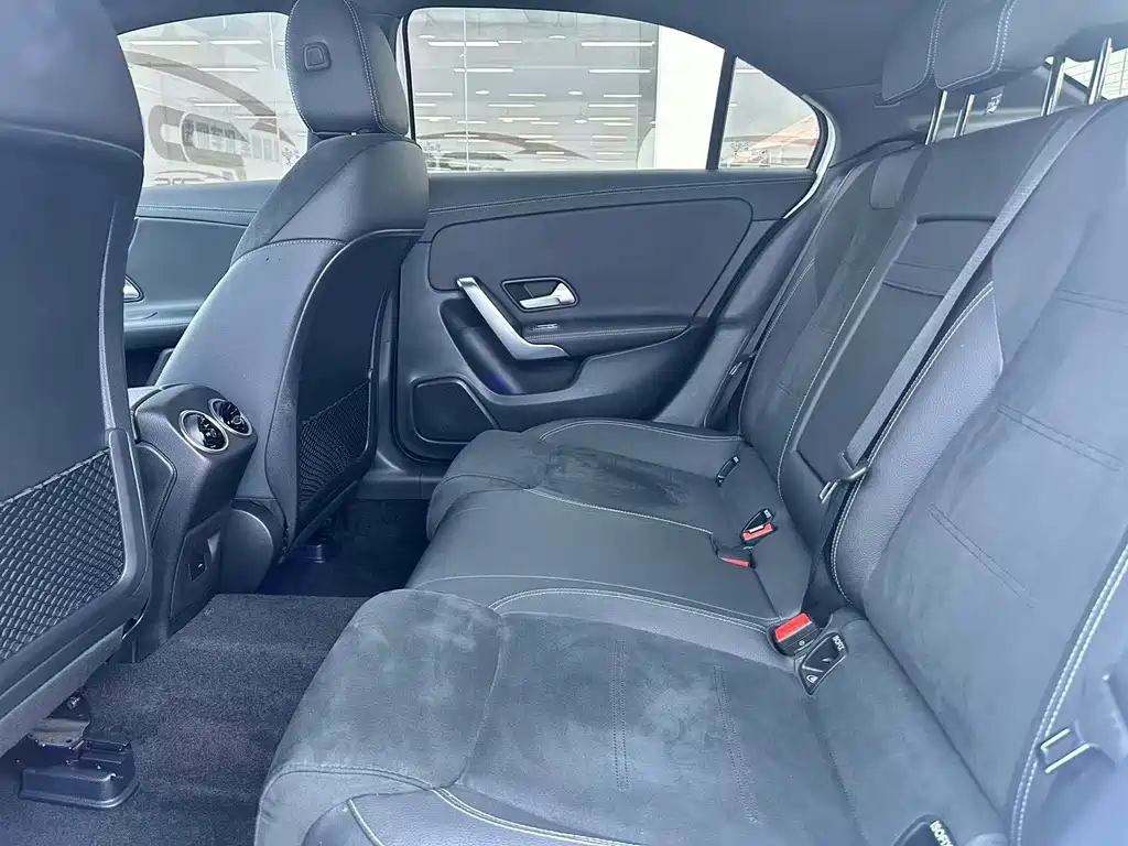 Mercedes-Benz A-Class — миниатюра 11