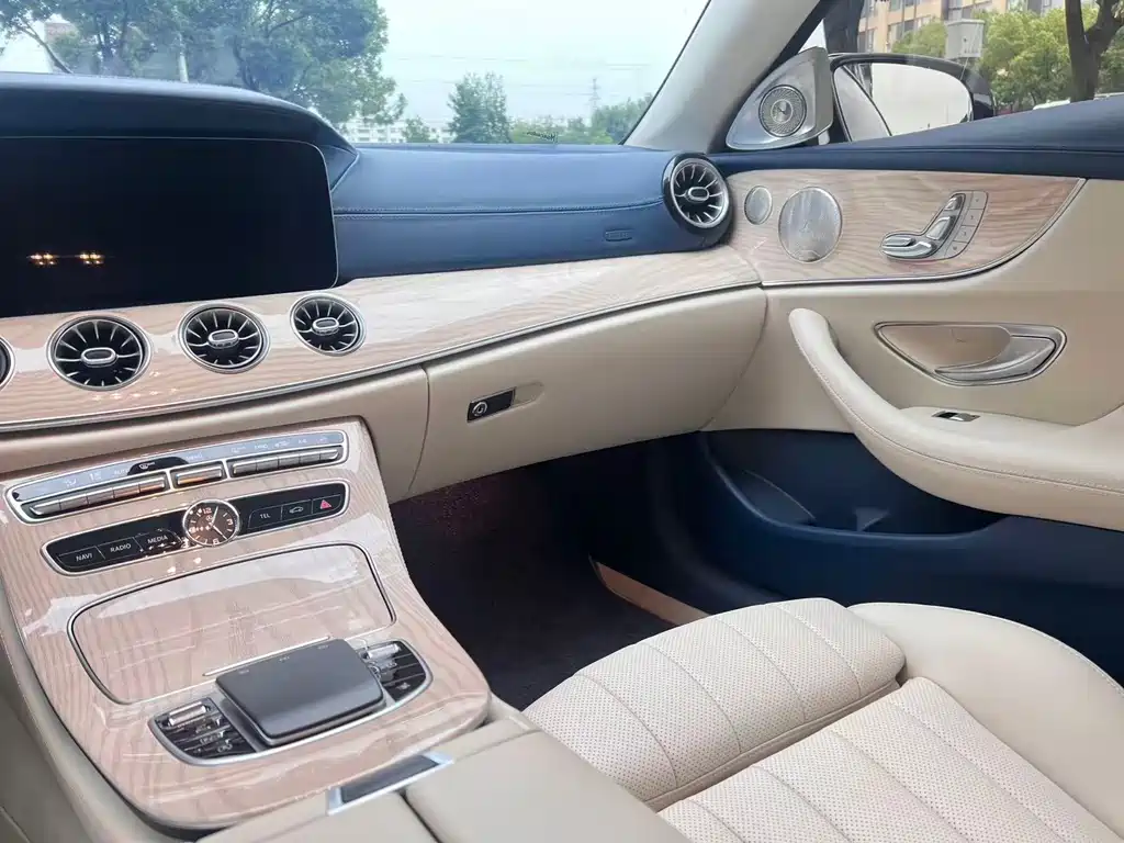 Mercedes-Benz E-Class (Import) — миниатюра 13