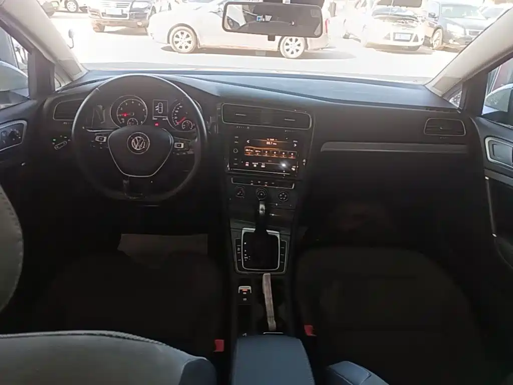 Volkswagen Golf — миниатюра 10