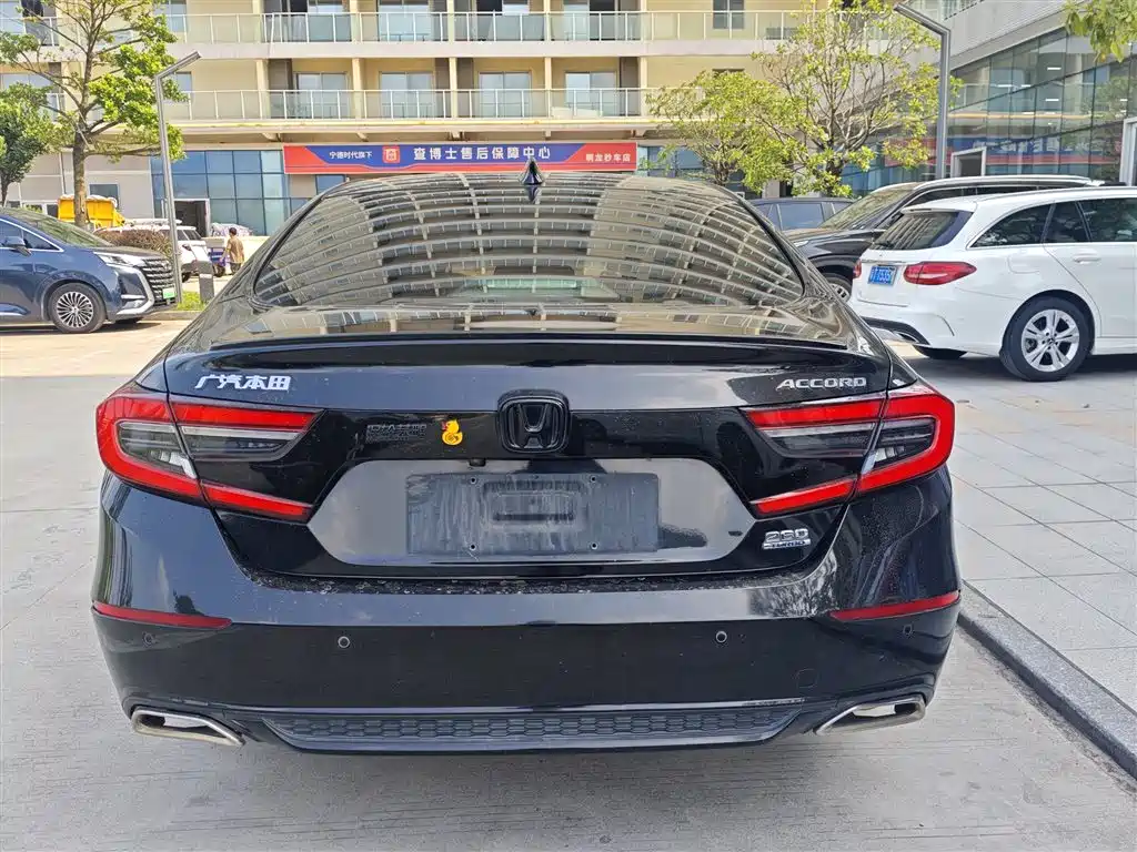 Honda Accord — миниатюра 8
