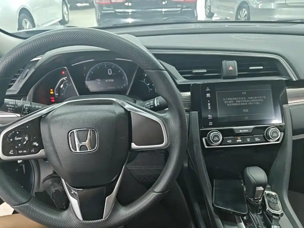 Honda Civic — миниатюра 10