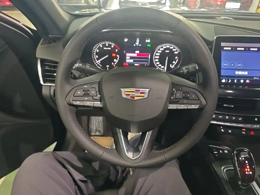 Cadillac CT5 — миниатюра 11