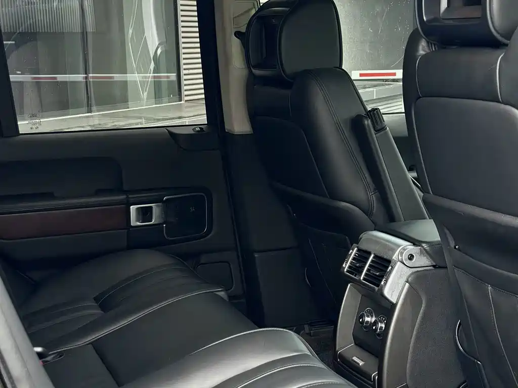 Land Rover Range Rover — миниатюра 16