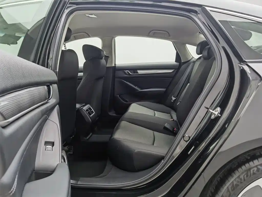 Honda Accord — миниатюра 15