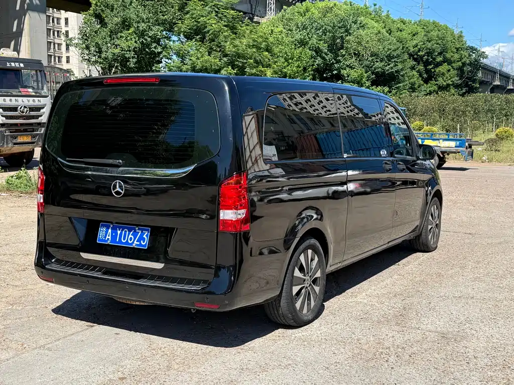Mercedes-Benz Vito 2021 2.0T 7 мест