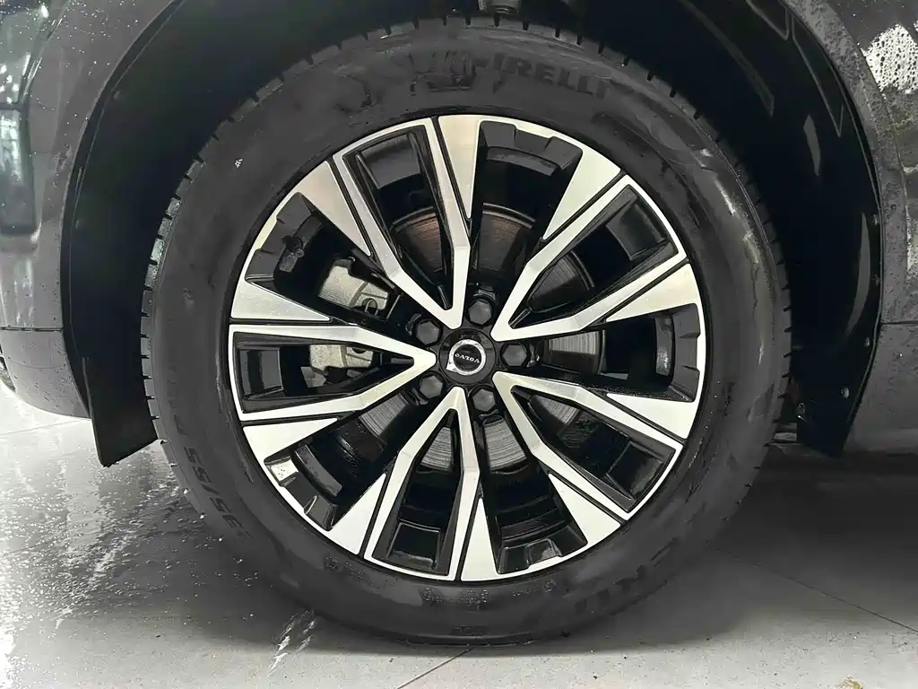 Volvo XC60 2023 B5 Luxury