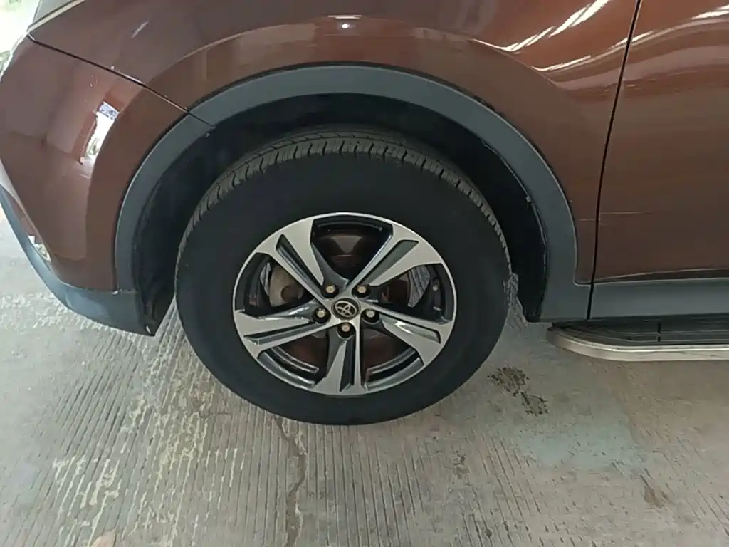 Toyota RAV4 — миниатюра 23