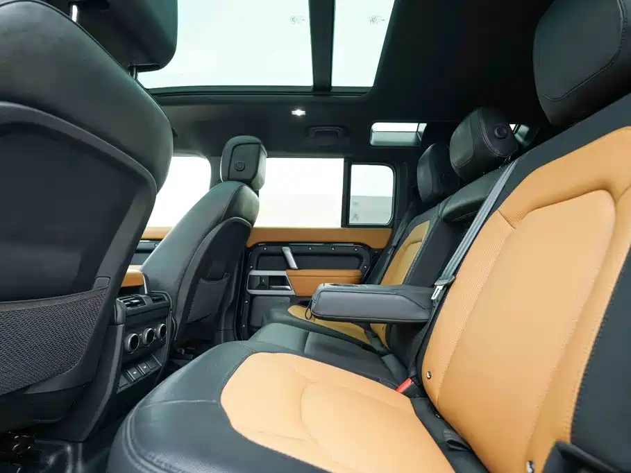 Land Rover Defender — миниатюра 19