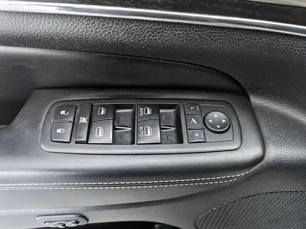 Jeep Grand Cherokee (Import) — миниатюра 9