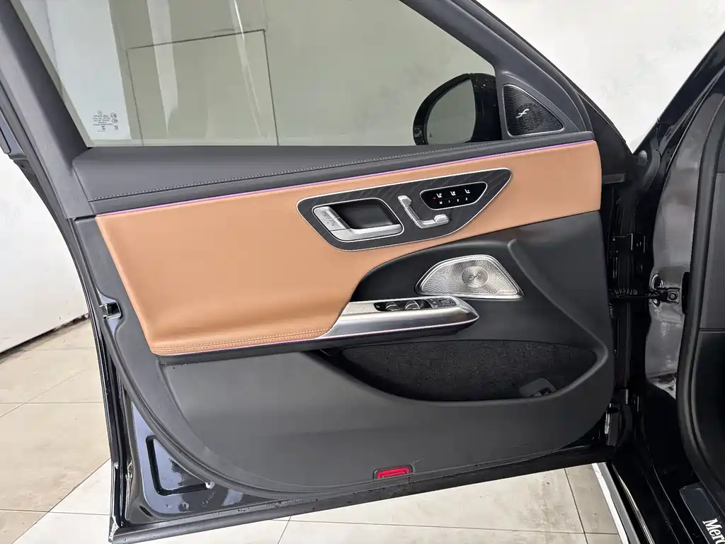 Mercedes-Benz E-Class E 2025 E 300 L Luxury Sport