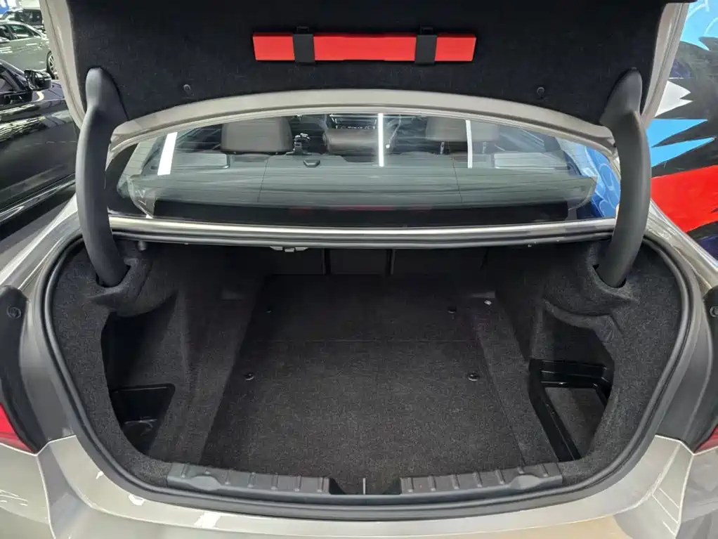 BMW 3 Series — миниатюра 13