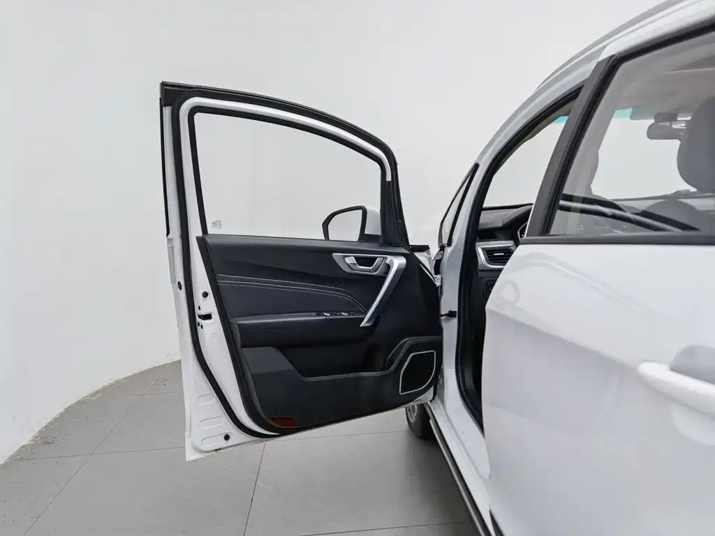 Geely Vision X3 — миниатюра 8
