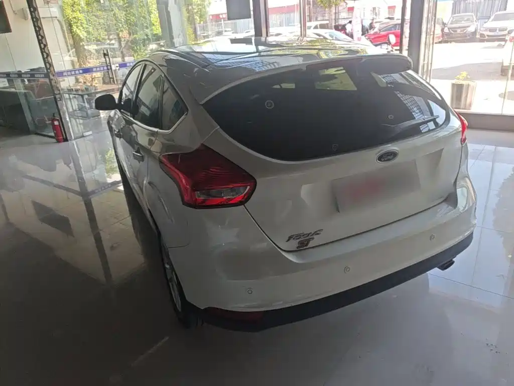 Ford Focus — миниатюра 5