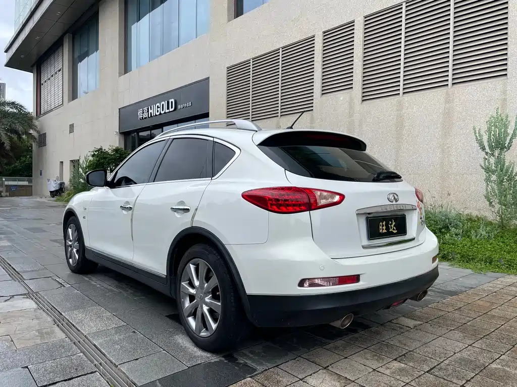 Infiniti QX50 2013 2.5L