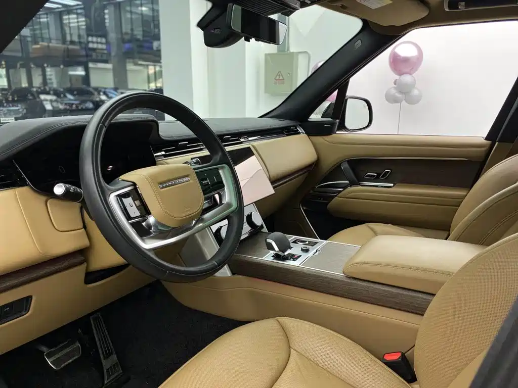 Land Rover Range Rover 2023 3.0 L6 360PS