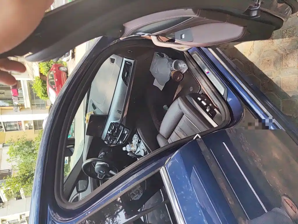 BMW 5 Series New Energy — миниатюра 21