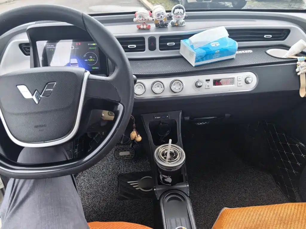 Wuling MINIEV — миниатюра 5