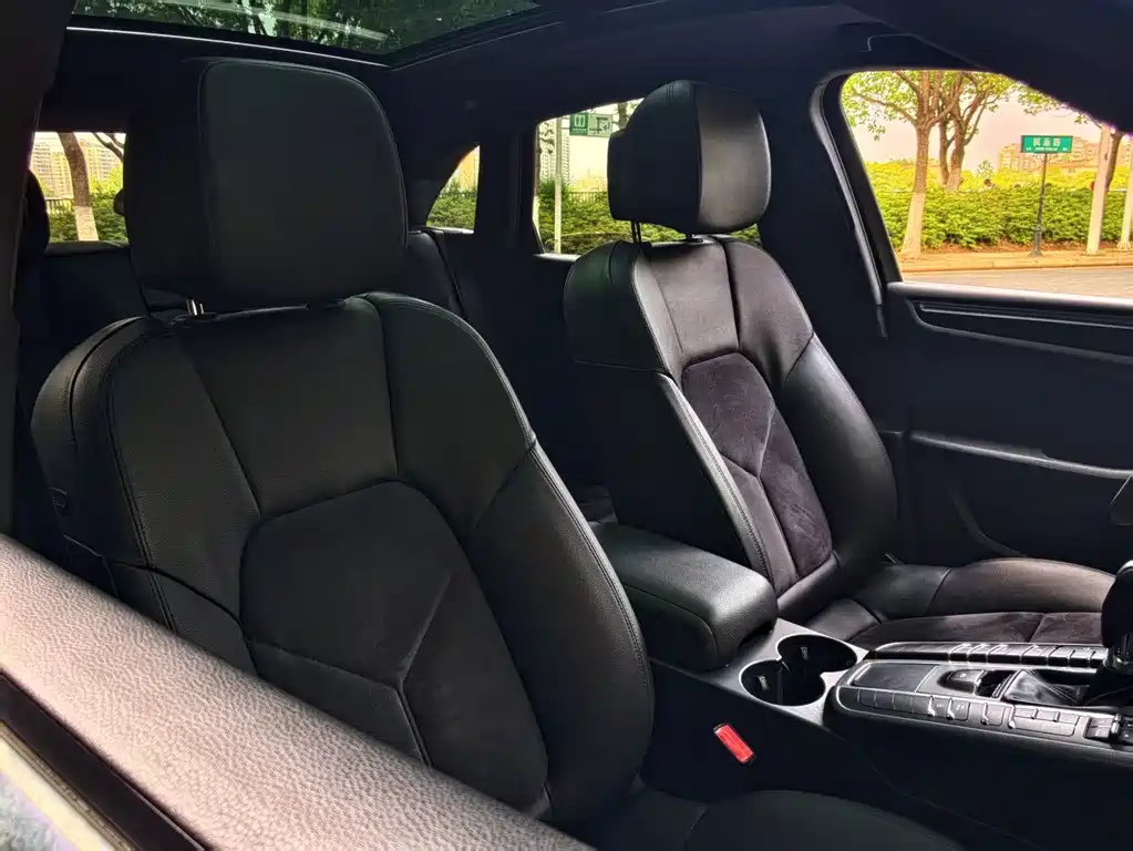 Porsche Macan — миниатюра 10