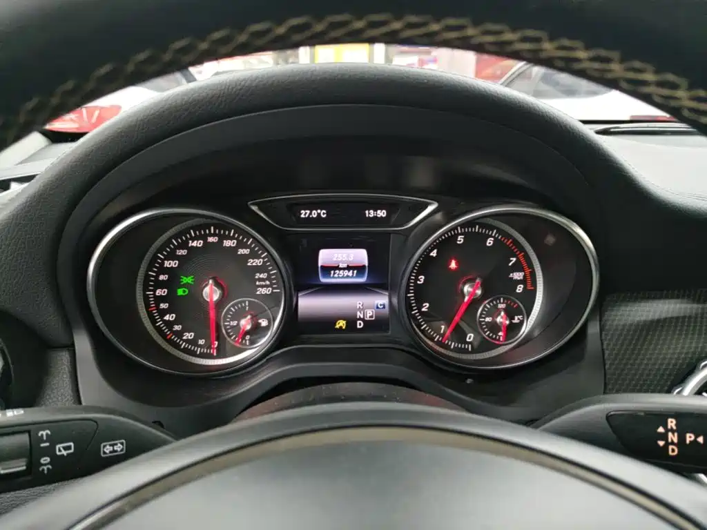Mercedes-Benz GLA — миниатюра 12