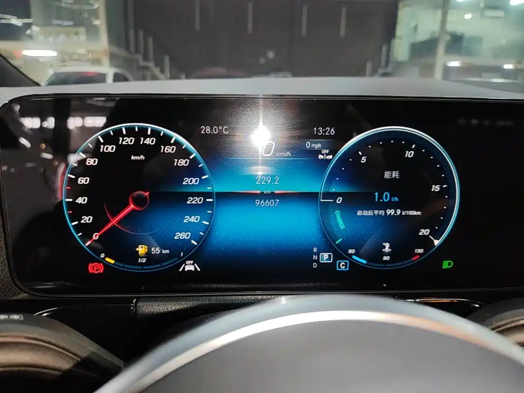 Mercedes-Benz GLA — миниатюра 12