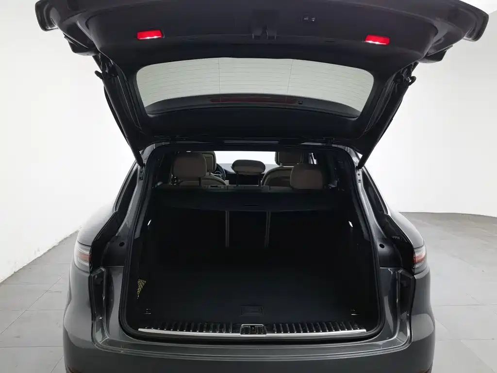Porsche Cayenne Hybrid — миниатюра 16