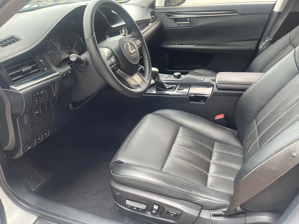 Lexus ES — миниатюра 15