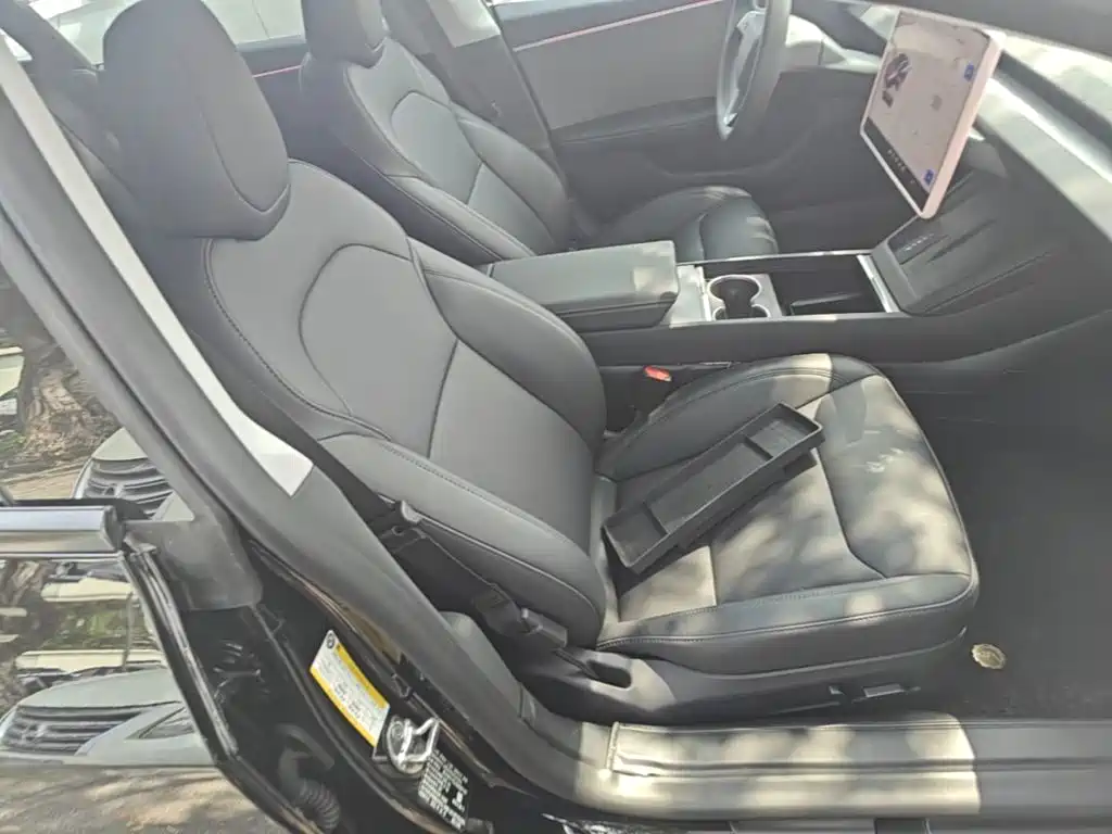 Tesla Model 3 — миниатюра 25