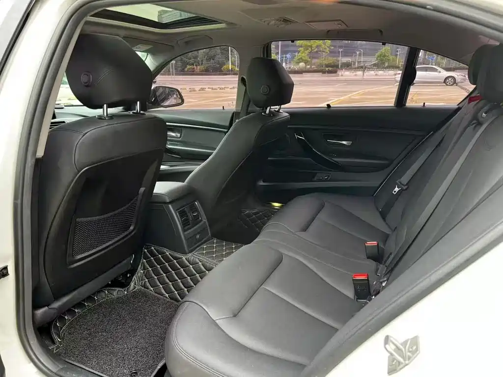BMW 3 Series — миниатюра 6