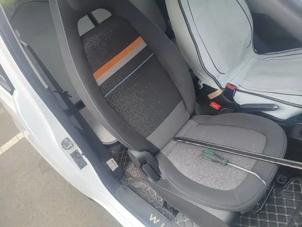 Wuling MINIEV — миниатюра 25