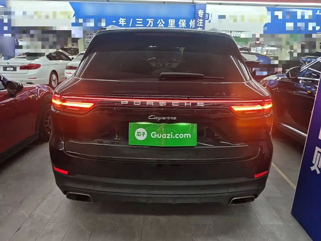 Porsche Cayenne — миниатюра 6
