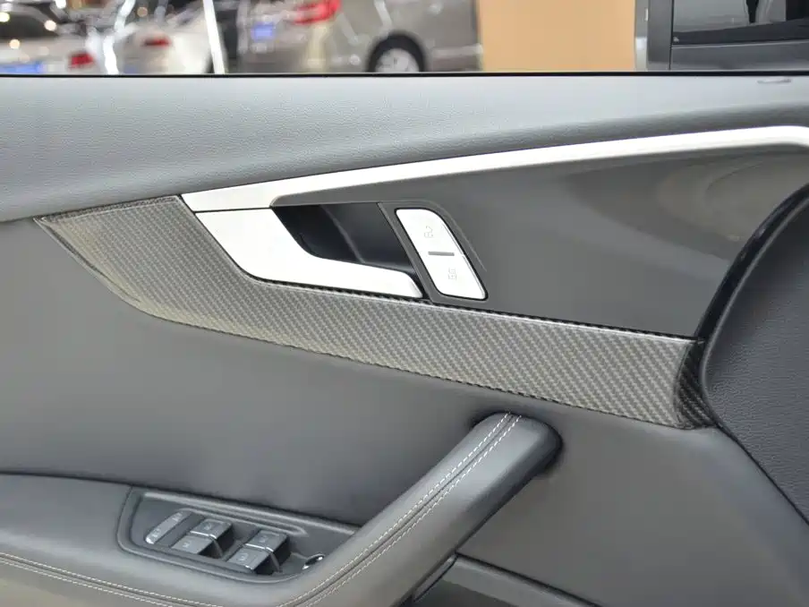 Audi A4L — миниатюра 12
