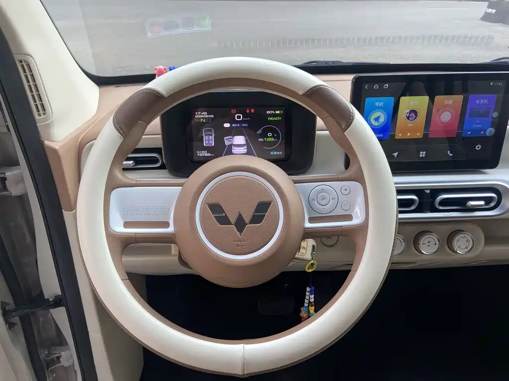 Wuling MINIEV — миниатюра 9