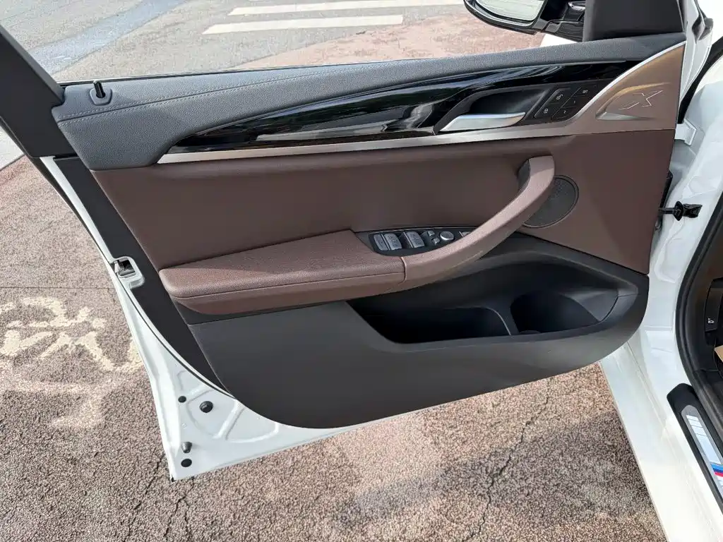 BMW iX3 — миниатюра 6