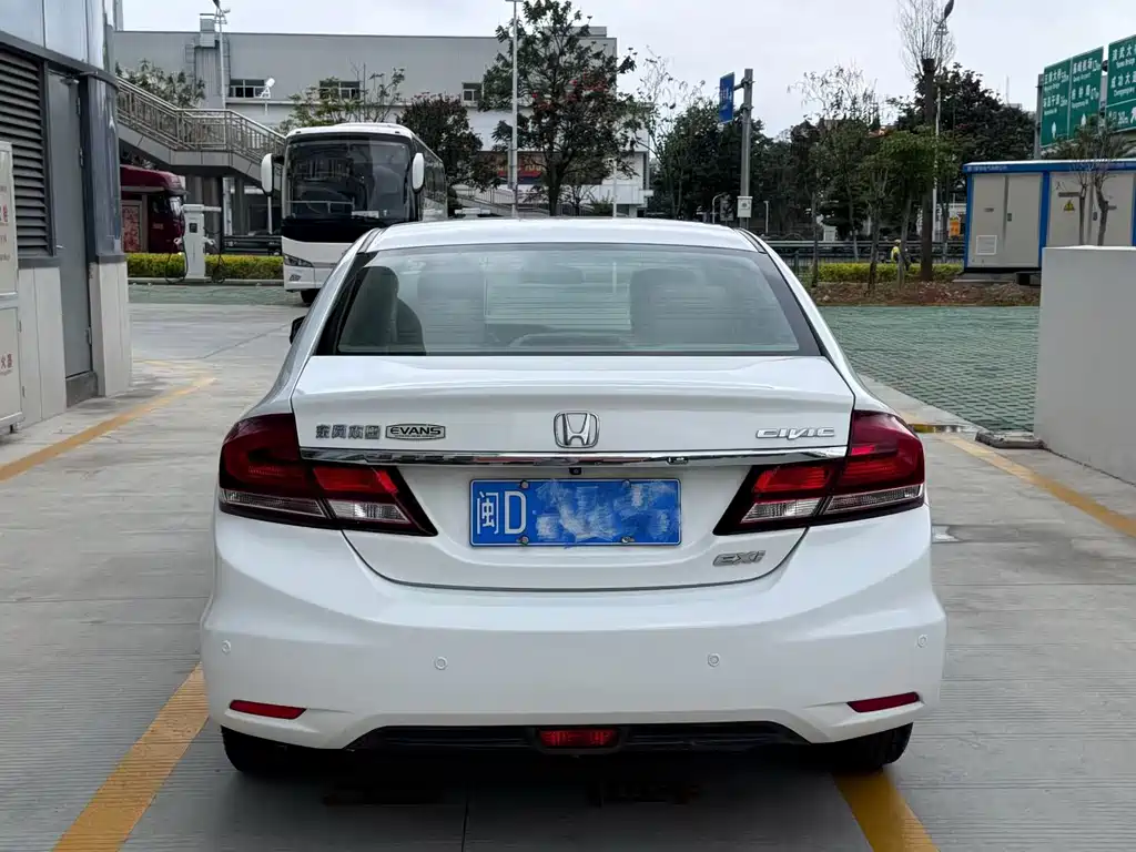 Honda Civic — миниатюра 5