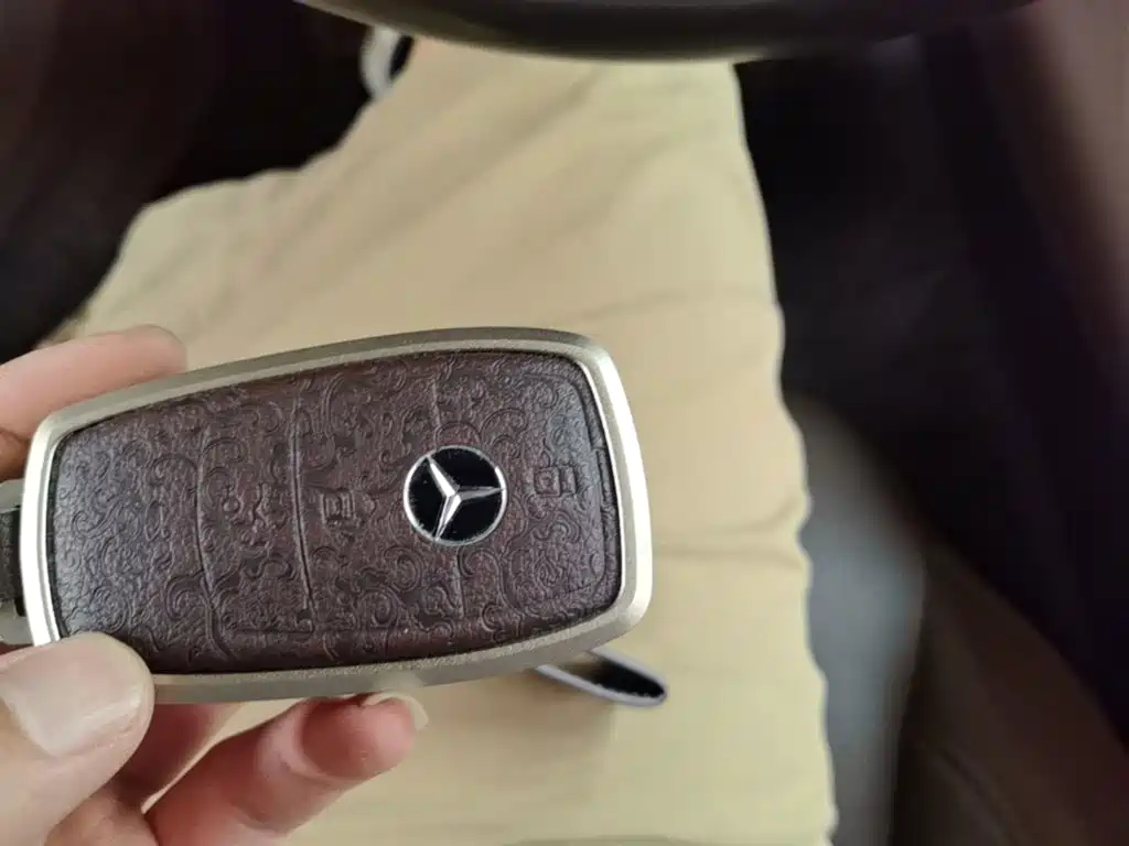 Mercedes-Benz E-Class — миниатюра 9
